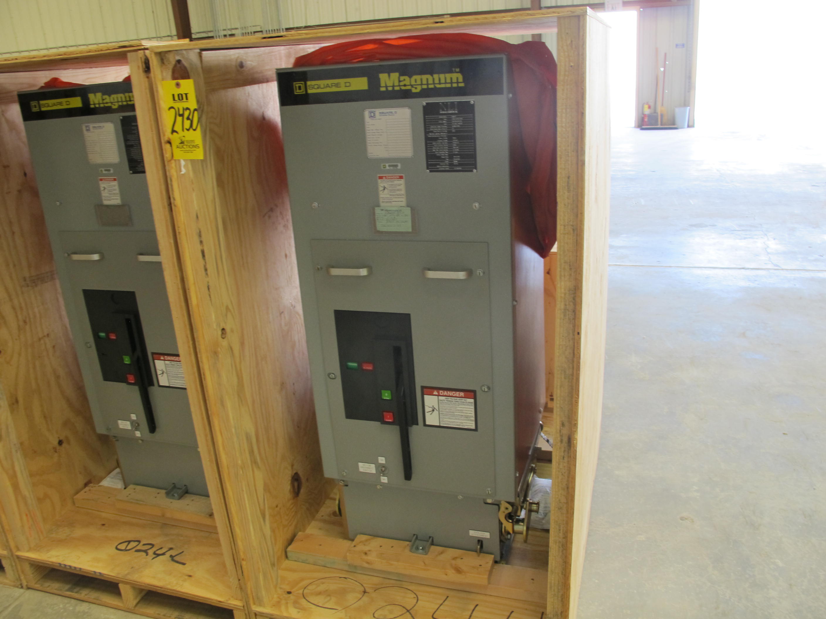 BREAKER, CIRCUIT TYPE, POWER KIND, 1200 AMP RATING, 4160 VOLT RATING, 3 POLE. ROLL-IN REPLACEMENTS FOR ABB 5HK350-1200. PART # 5ISB2-350-1200SR (W-44) LOADING & HANDLING FEE $15-